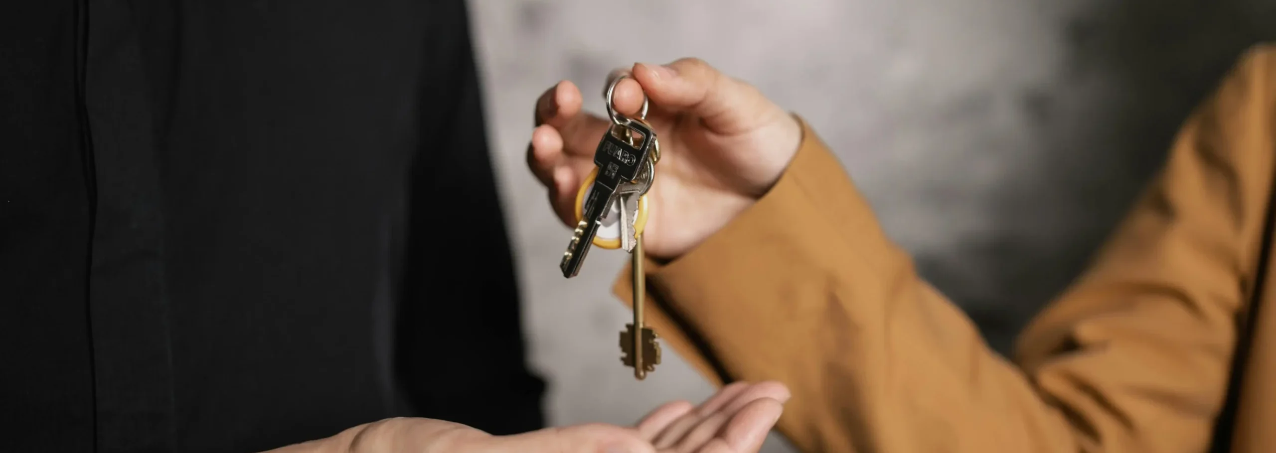 Продаж нерухомості з  <br><span class="highlight-color"> WOW-ефектом </span>